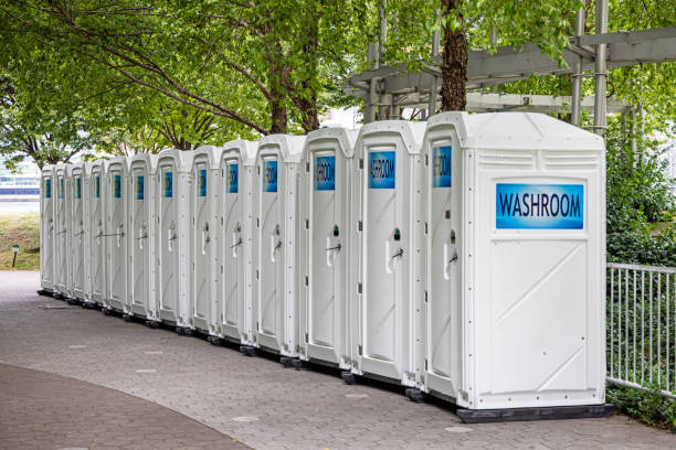 Best Portable restroom trailer rental  in Thiensville, WI