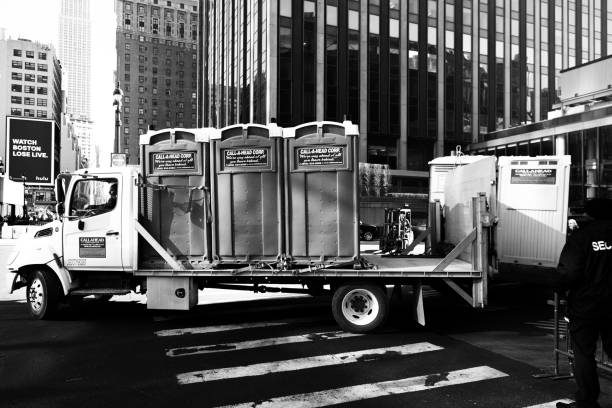 Best Portable toilet rental cost  in Thiensville, WI